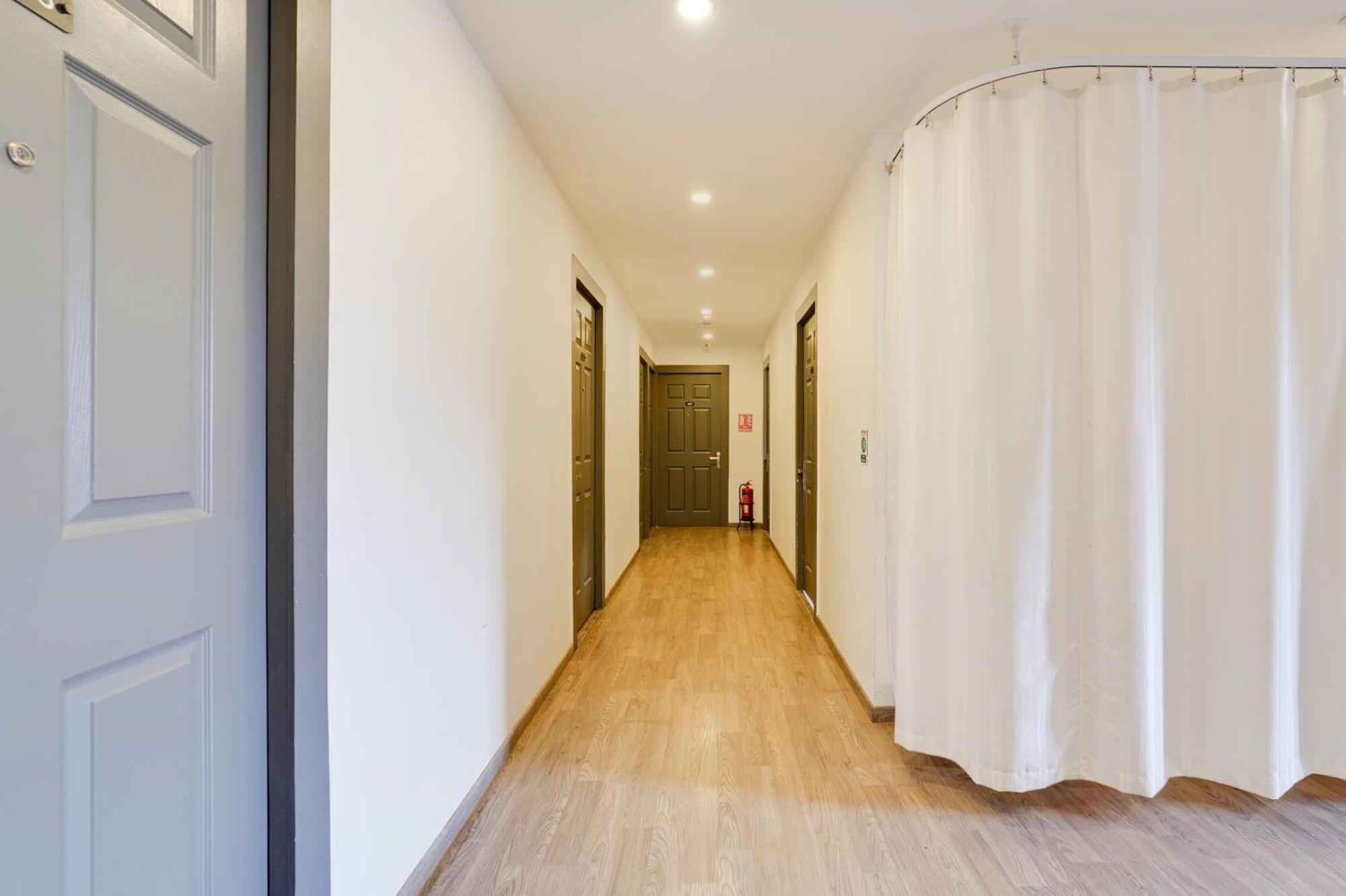 Super Townhouse Btm Layout Near Madiwala Lake Formerly Q Rooms バンガロール エクステリア 写真